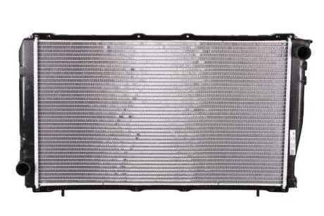 Радіатор охолоджування NISSENS 67740