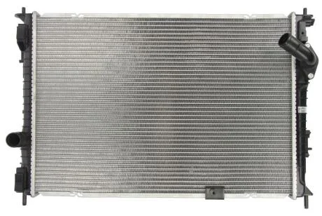 Радіатор охолоджування NISSENS 68733