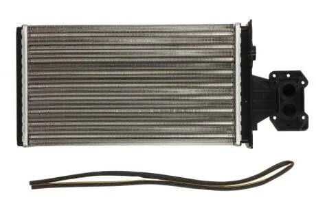 Радіатор охолодження NISSENS 71803