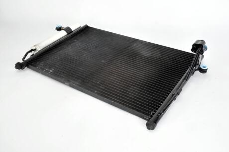 HYUNDAI Радіатор кондиціонера (конденсатор) з осушувачем Getz 1.1/1.6 02- NISSENS 94646