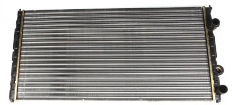 Радиатор охлаждения двигателя VW Passat 88- NRF 54696