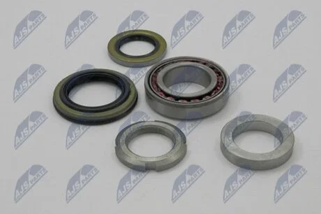 Комплект подшипника ступицы колеса NTY KLTKA311