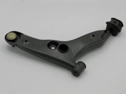 Рычаг независимой подвески колеса Mitsubishi carisma 99.03-, space star 98- I PW820085 NTY ZWDMS040