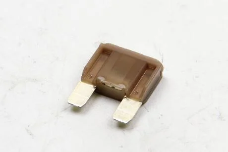 Предохранитель 70A Trafic/Master 01- (большой) RENAULT 7700410543