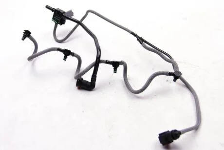 Трубка паливна RENAULT 82 00 503 234