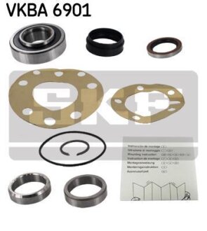 TOYOTA Комплект колісних підшипників HILUX VI 2.4 D 97-05 SKF VKBA 6901