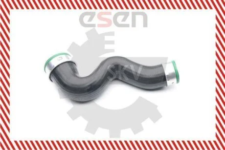 Патрубок интеркулера (3й снизу / кривой) VW Passat Skoda Superb (AVF/AWX) SKV GERMANY 24SKV002