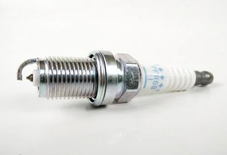 Свеча зажигания PFR6B11 SUBARU 22401AA370