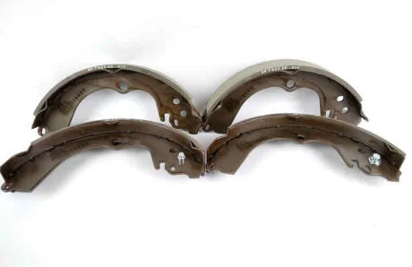 Колодки ручника FN7747 26298AA011 26257AA030 26257AA040 0986487463 SUBARU 26298-AA040