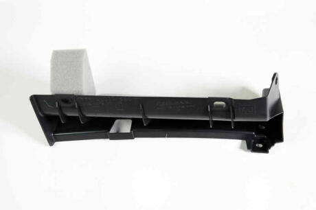 Накладка заднього бампера (57731-AJ030) SUBARU 57731AJ030