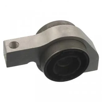 Сайлентблок важеля SWAG 62943580