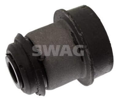 Сайлентблок важеля SWAG 82942497