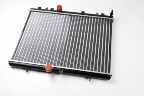 Радіатор двигуна (мкпп) CITROEN BERLINGO, BERLINGO MULTISPACE, BERLINGO/MINIVAN, C3 I, C4, C4 GRAND PICASSO I, C4 I, C4 II, C4 PICASSO I, C5 II, C5 III, DS4, DS5, XSARA PICASSO 1.2-Electric 01.98- THERMOTEC D7P011TT