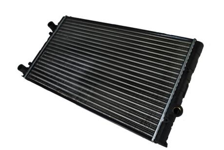 Радіатор двигуна (мкпп) VW GOLF III, GOLF IV, PASSAT B3/B4, POLO, POLO II, VENTO 1.4D/1.8/1.9D 05.89-06.02 THERMOTEC D7W007TT