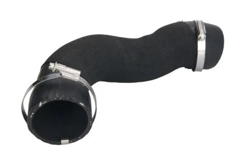 Шланг (патрубок інтеркуллера правий) THERMOTEC DCV034TT