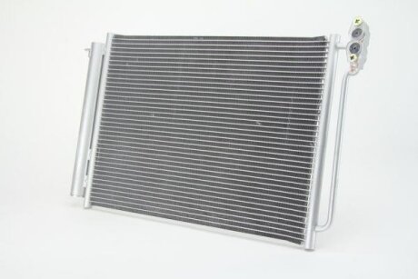 Радіатор кондиціонера (Конденсатор) THERMOTEC KTT110049
