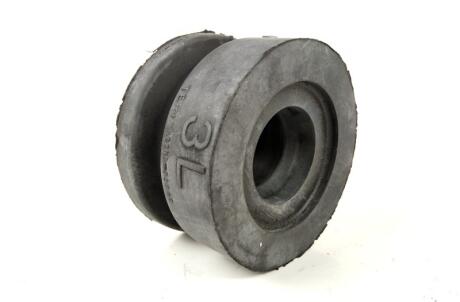 Подушка кузова (гума) TOYOTA 52206-35040