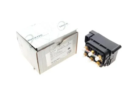 Клапан пневмопідвіски TRUCKTEC 02.30.408