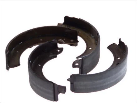 A_Гальмівні колодки барабанні FORD (Europe) - HYUNDAI - MERCEDES - NISSAN - NISSAN-MOTOR IBERICA - R TRW GS6181