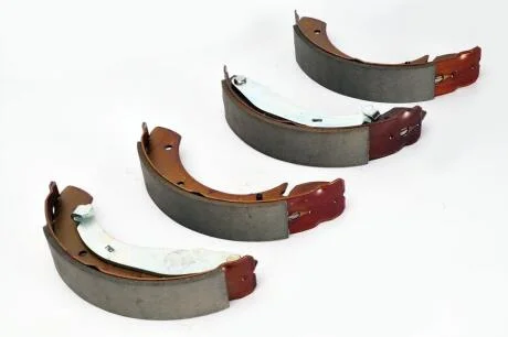 - Гальмівні колодки до барабанів TRW GS8620