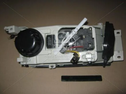 Фара права з моторчиком Skoda Octavia (00-) H3/H4 з ПТФ TYC 20-6231-05-2B