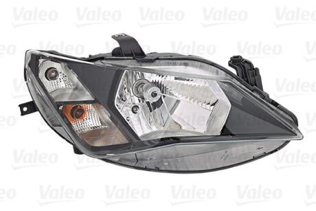 Фара автомобільна Valeo 046721