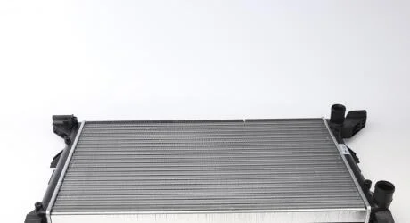 Радиатор охлаждения двигателя VW LT 23/25Td/28Td MT 96- Valeo 731605