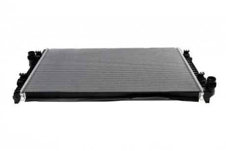 Радіатор системи охолодження Valeo 735548