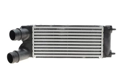 Радіатор интеркулера Valeo 818866