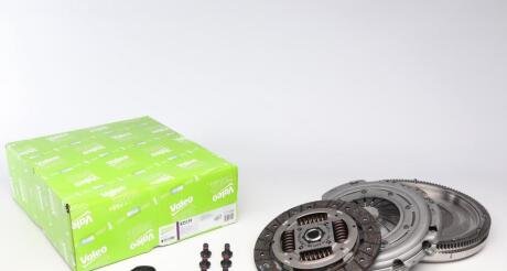 Маховик+комплект зчеплення Valeo 835159