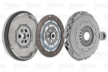 Фото 1 - комплект зчеплення + маховик Valeo 837028 Комплект зчеплення + маховик Valeo 837028 (фото 1)