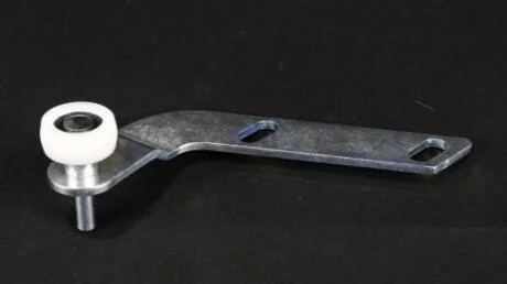 Ролик боковой двери (правый/нижний) (с кронштейном) Iveco Daily 06-11 Zilbermann 02-052